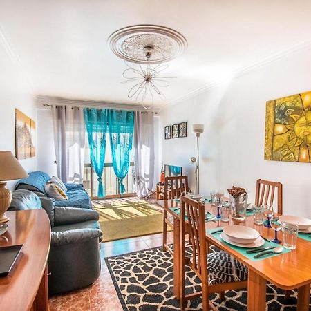 Enjoy Lisbon Cascais Sintra 1200 Metres To Metro Blue Line Sintra Rail Line Free Parking Apartment Amadora Exterior photo