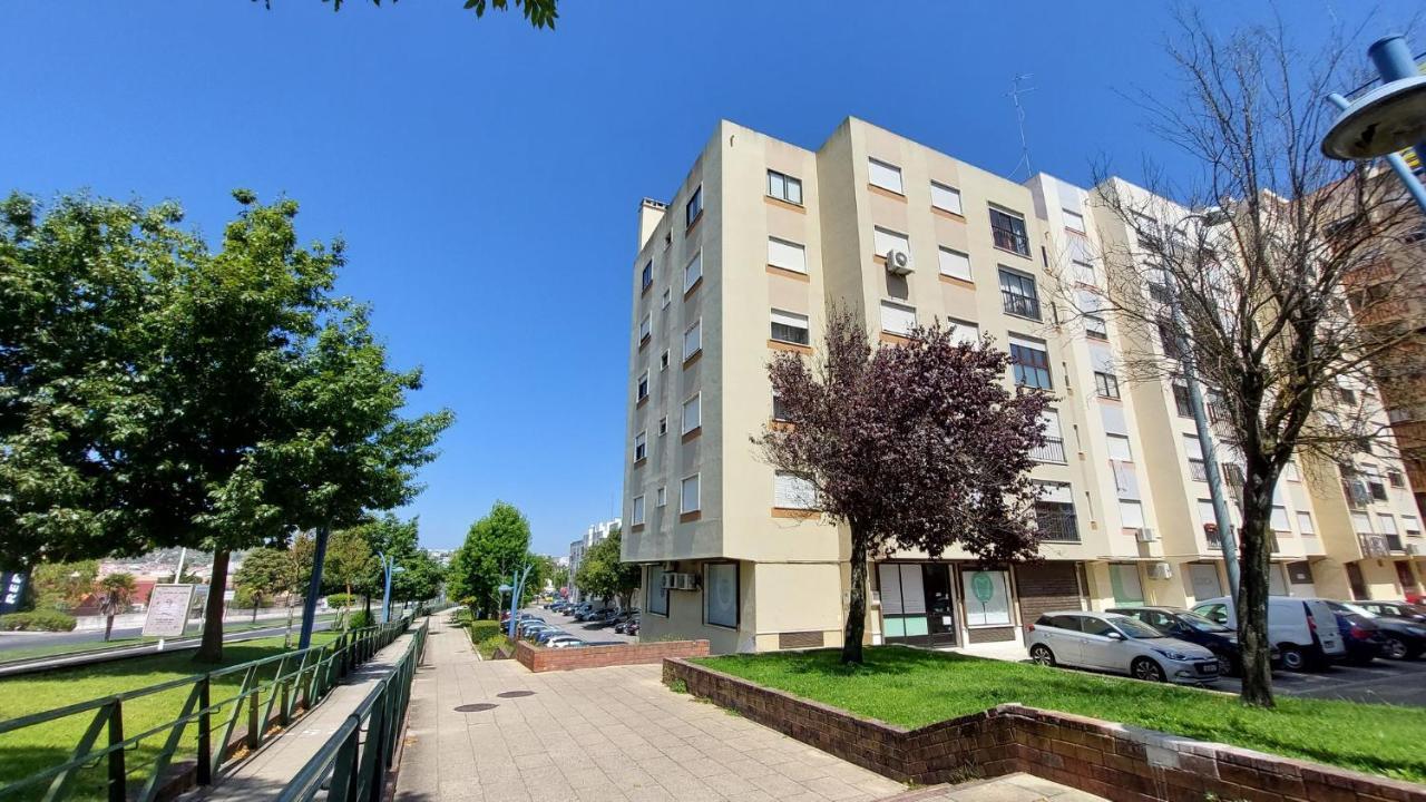 Enjoy Lisbon Cascais Sintra 1200 Metres To Metro Blue Line Sintra Rail Line Free Parking Apartment Amadora Exterior photo