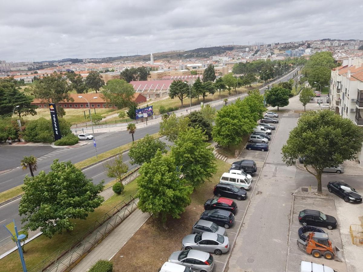 Enjoy Lisbon Cascais Sintra 1200 Metres To Metro Blue Line Sintra Rail Line Free Parking Apartment Amadora Exterior photo