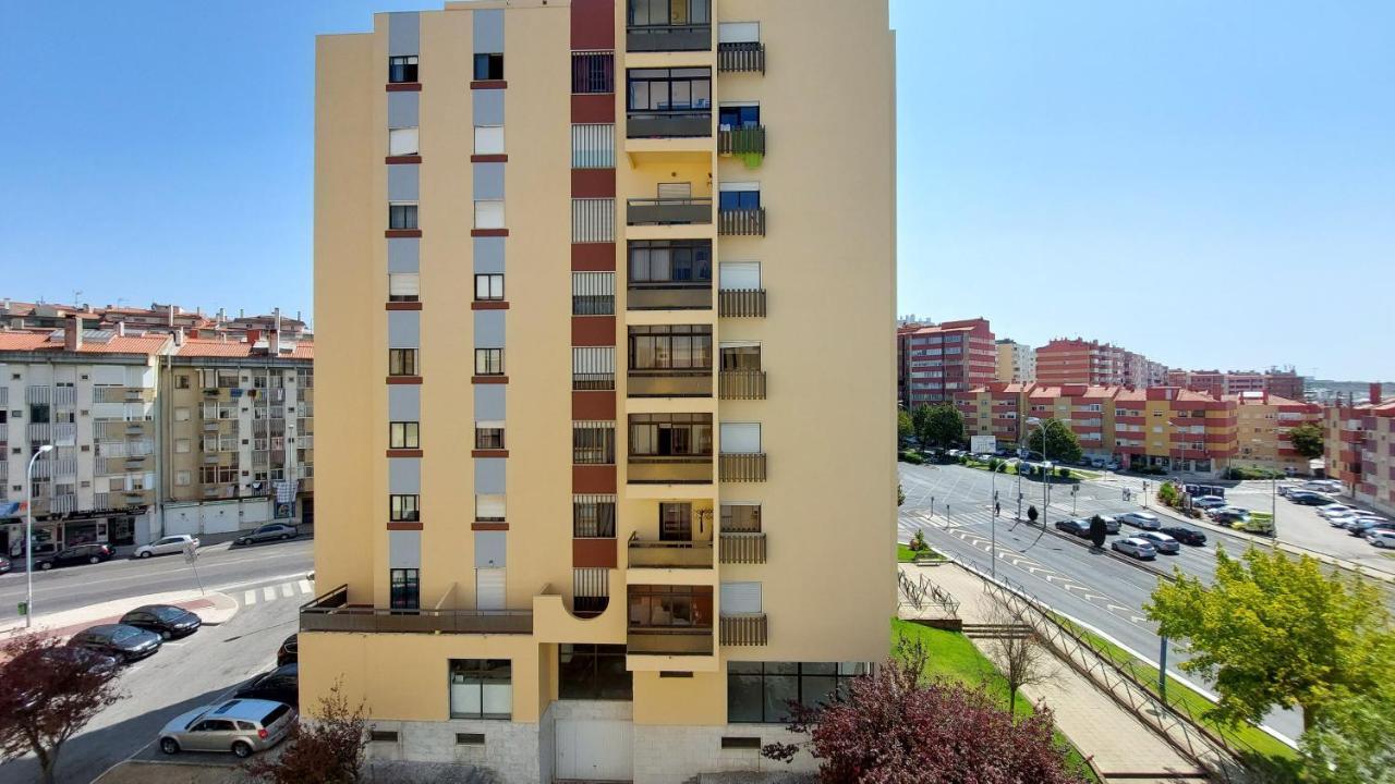 Enjoy Lisbon Cascais Sintra 1200 Metres To Metro Blue Line Sintra Rail Line Free Parking Apartment Amadora Exterior photo