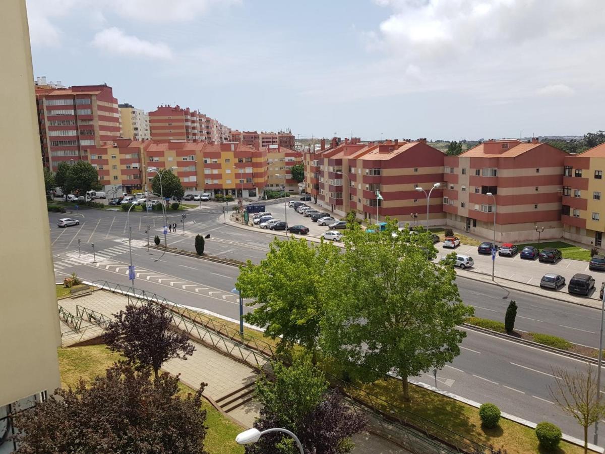 Enjoy Lisbon Cascais Sintra 1200 Metres To Metro Blue Line Sintra Rail Line Free Parking Apartment Amadora Exterior photo