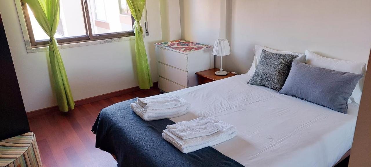 Enjoy Lisbon Cascais Sintra 1200 Metres To Metro Blue Line Sintra Rail Line Free Parking Apartment Amadora Exterior photo
