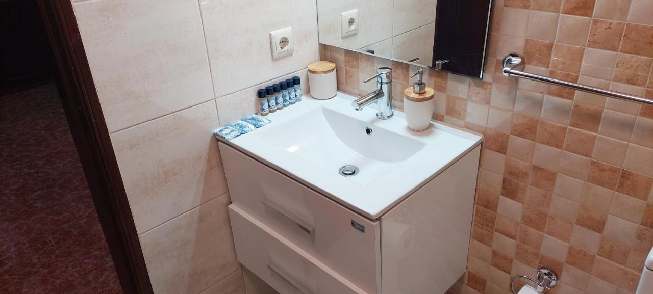 Enjoy Lisbon Cascais Sintra 1200 Metres To Metro Blue Line Sintra Rail Line Free Parking Apartment Amadora Exterior photo