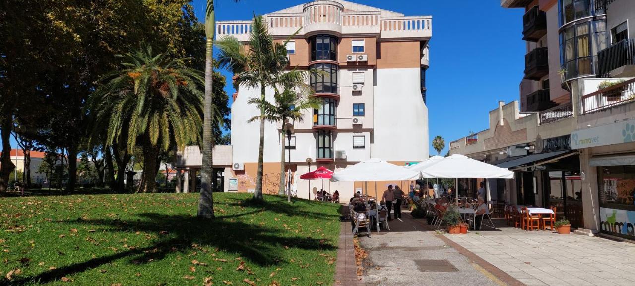 Enjoy Lisbon Cascais Sintra 1200 Metres To Metro Blue Line Sintra Rail Line Free Parking Apartment Amadora Exterior photo