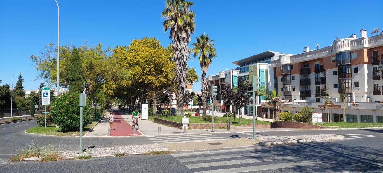 Enjoy Lisbon Cascais Sintra 1200 Metres To Metro Blue Line Sintra Rail Line Free Parking Apartment Amadora Exterior photo