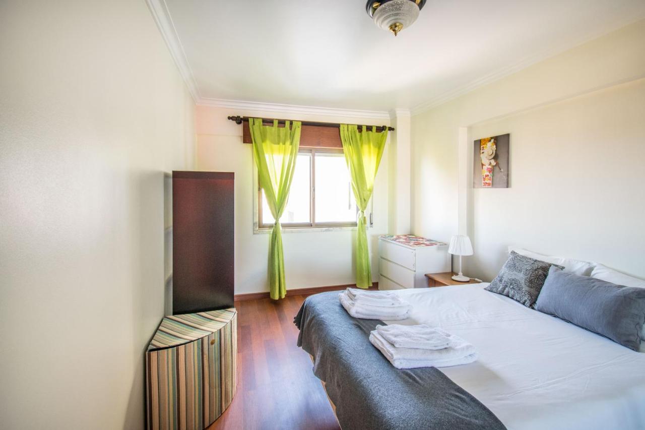 Enjoy Lisbon Cascais Sintra 1200 Metres To Metro Blue Line Sintra Rail Line Free Parking Apartment Amadora Exterior photo