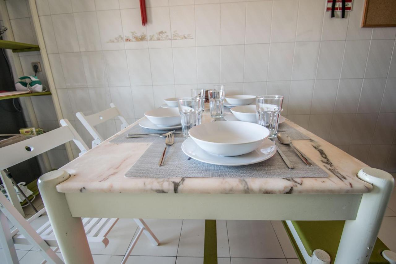 Enjoy Lisbon Cascais Sintra 1200 Metres To Metro Blue Line Sintra Rail Line Free Parking Apartment Amadora Exterior photo