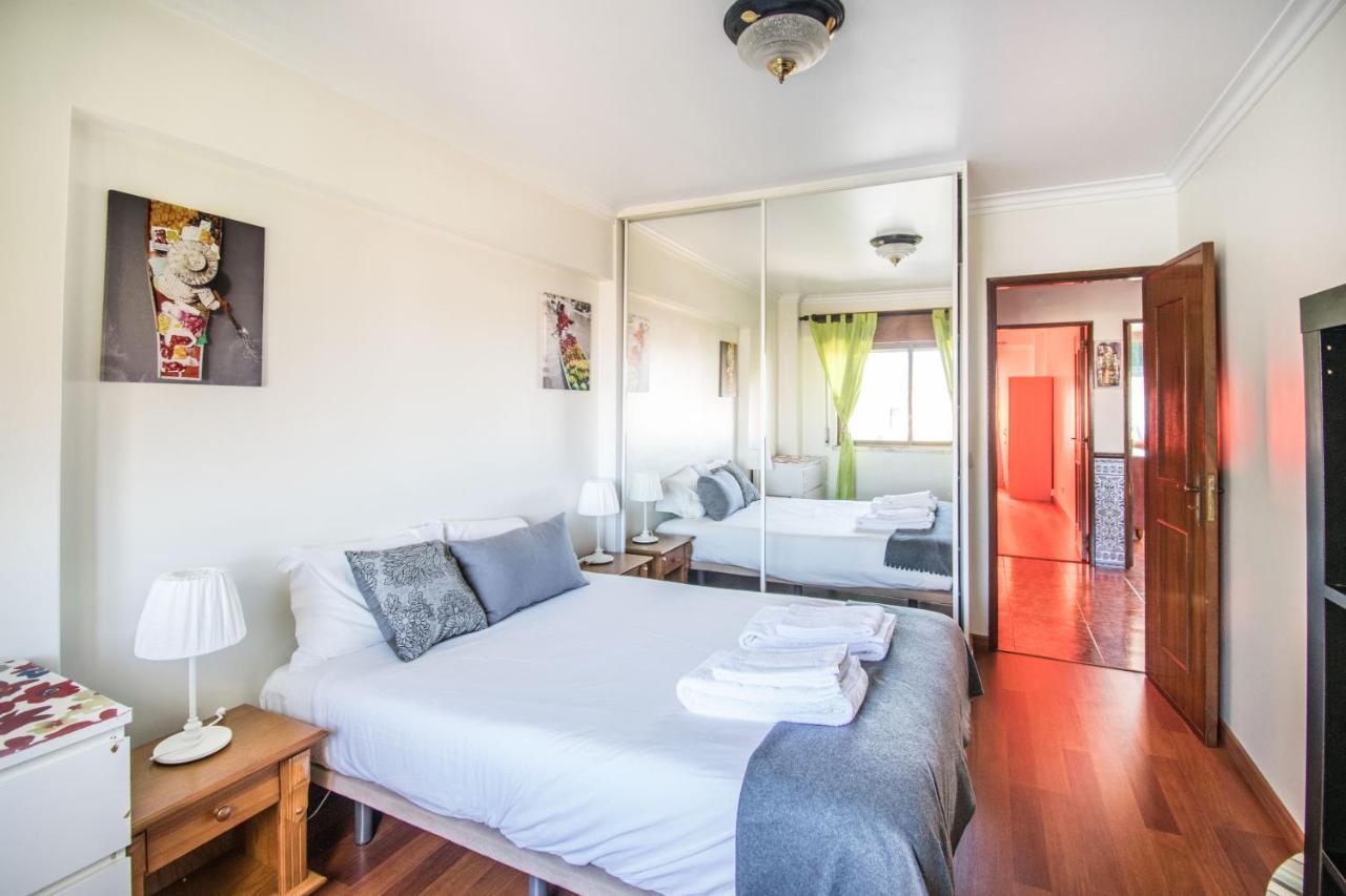 Enjoy Lisbon Cascais Sintra 1200 Metres To Metro Blue Line Sintra Rail Line Free Parking Apartment Amadora Exterior photo