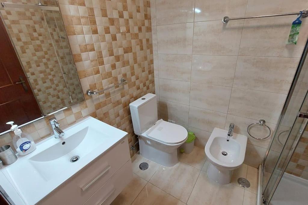 Enjoy Lisbon Cascais Sintra 1200 Metres To Metro Blue Line Sintra Rail Line Free Parking Apartment Amadora Exterior photo